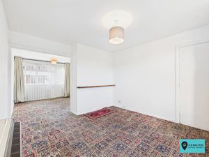 Living/Diner- click for photo gallery